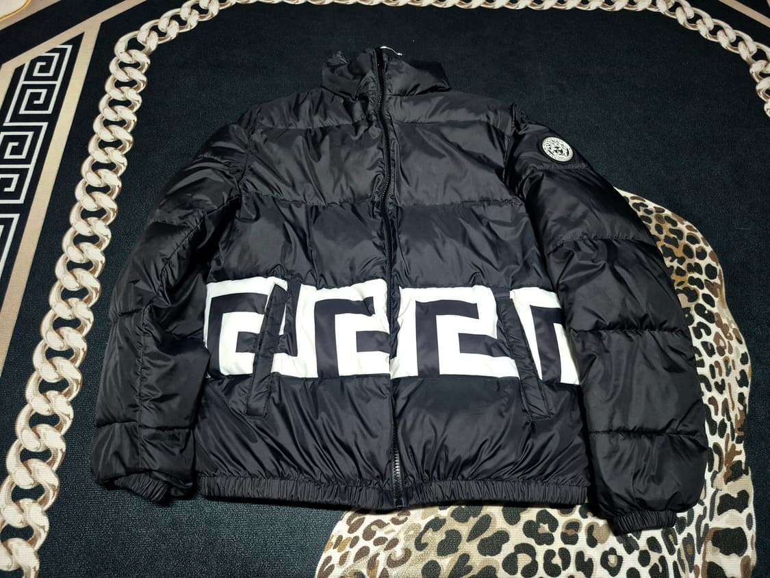 베르사체 메두사 와펜 그레카 패턴 푸퍼 패딩 L 정품 상품이미지1