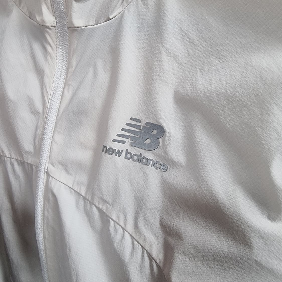 뉴발란스 베이지 아노락 바람막이 상품이미지4