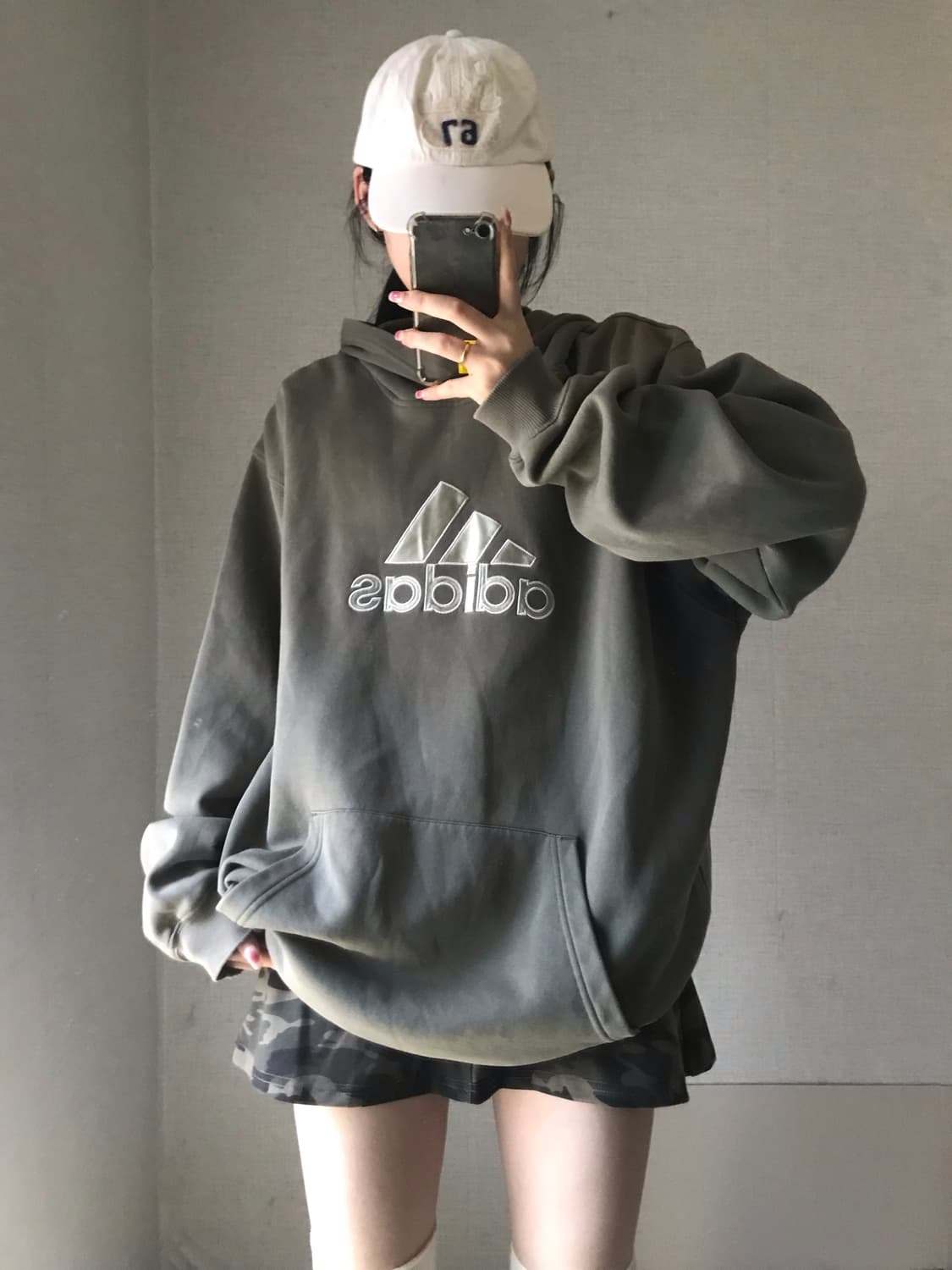 아디다스 00s 오버핏 카키 후드티 상품이미지5
