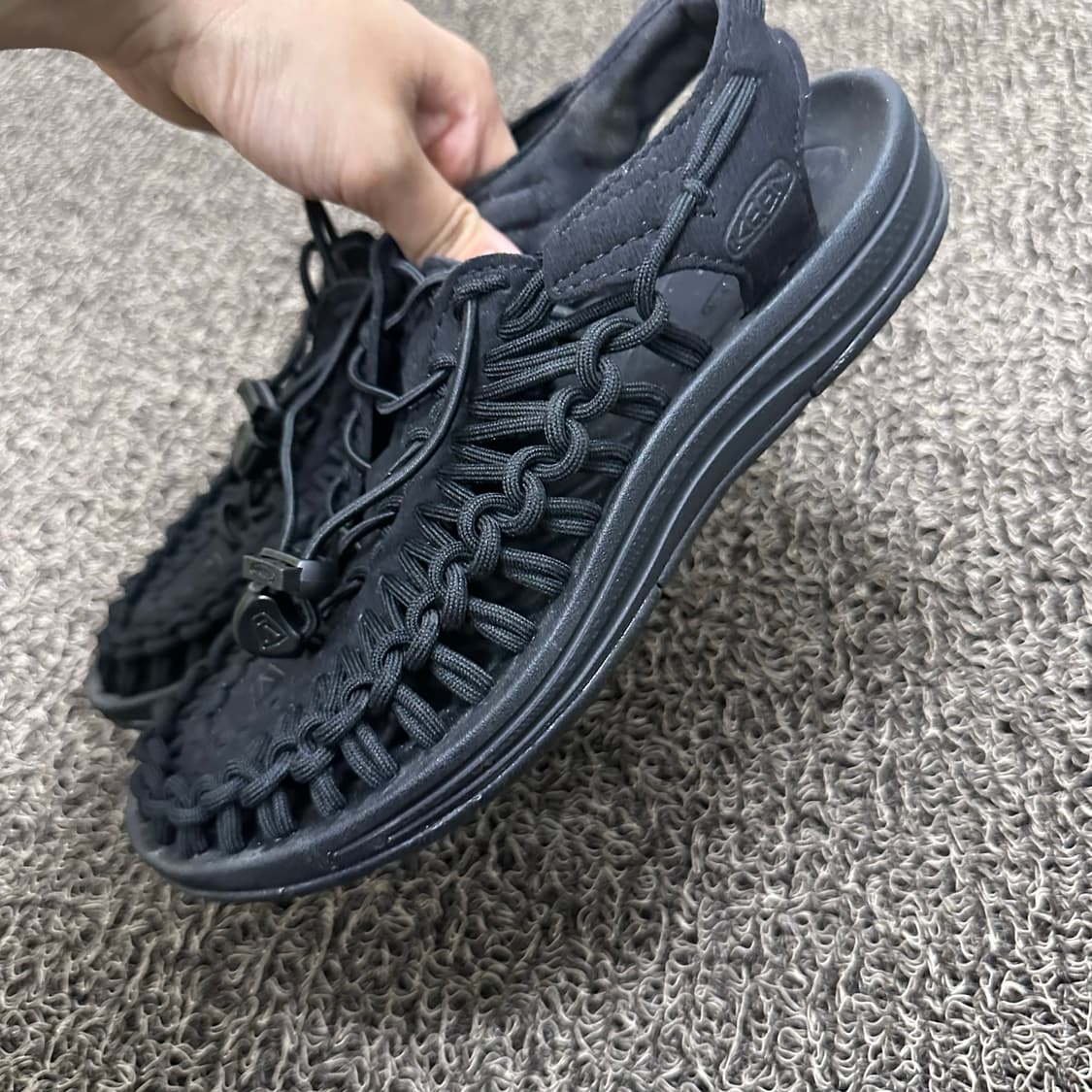 KEEN 킨 유니크 여성 샌들 블랙 230 상품이미지4