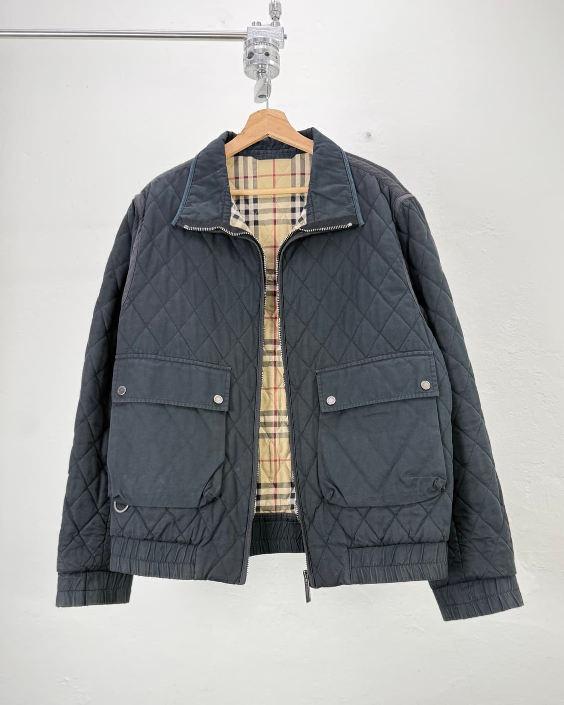 버버리 런던 블랙 노바체크 린포드 퀼팅 자켓 상품이미지2