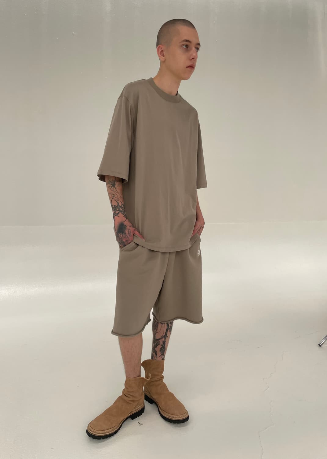 INNIR - HEAVYWEIGHT SWEAT SHORTS (DUST) 상품이미지1