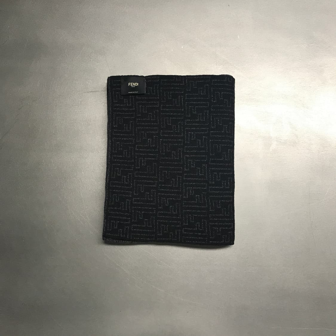 펜디 로고 머플러 블랙 상품이미지2