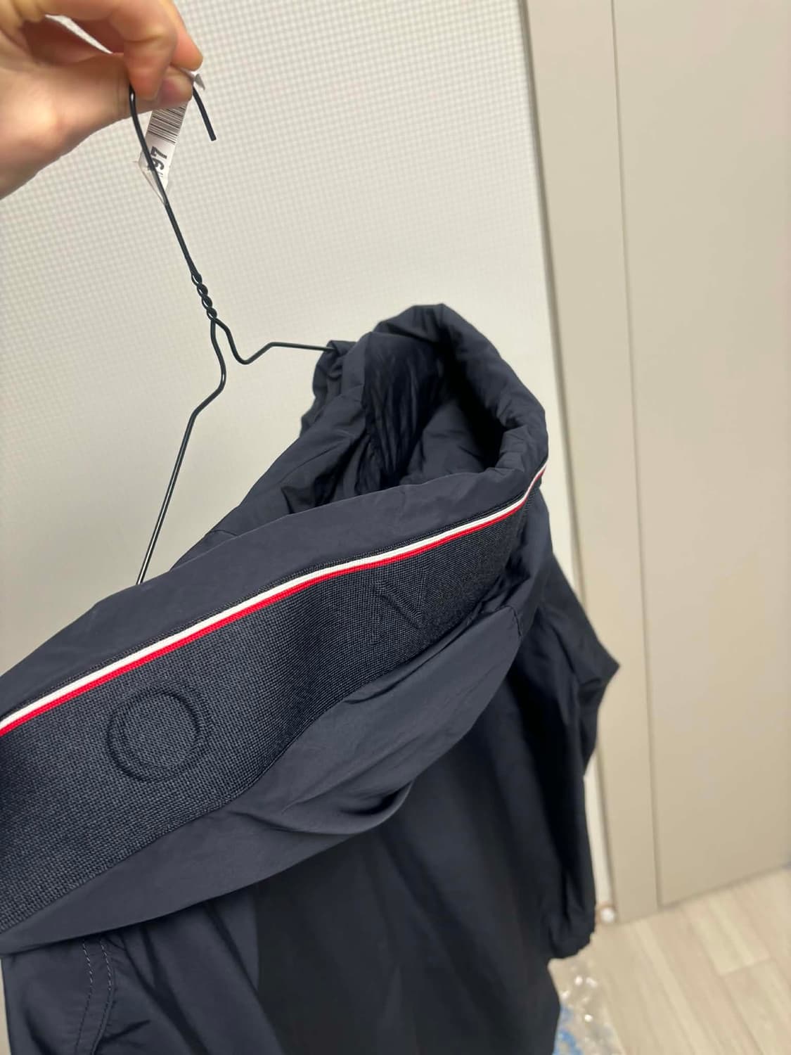 몽클레르 네이비 바람막이 3사이즈 상품이미지3