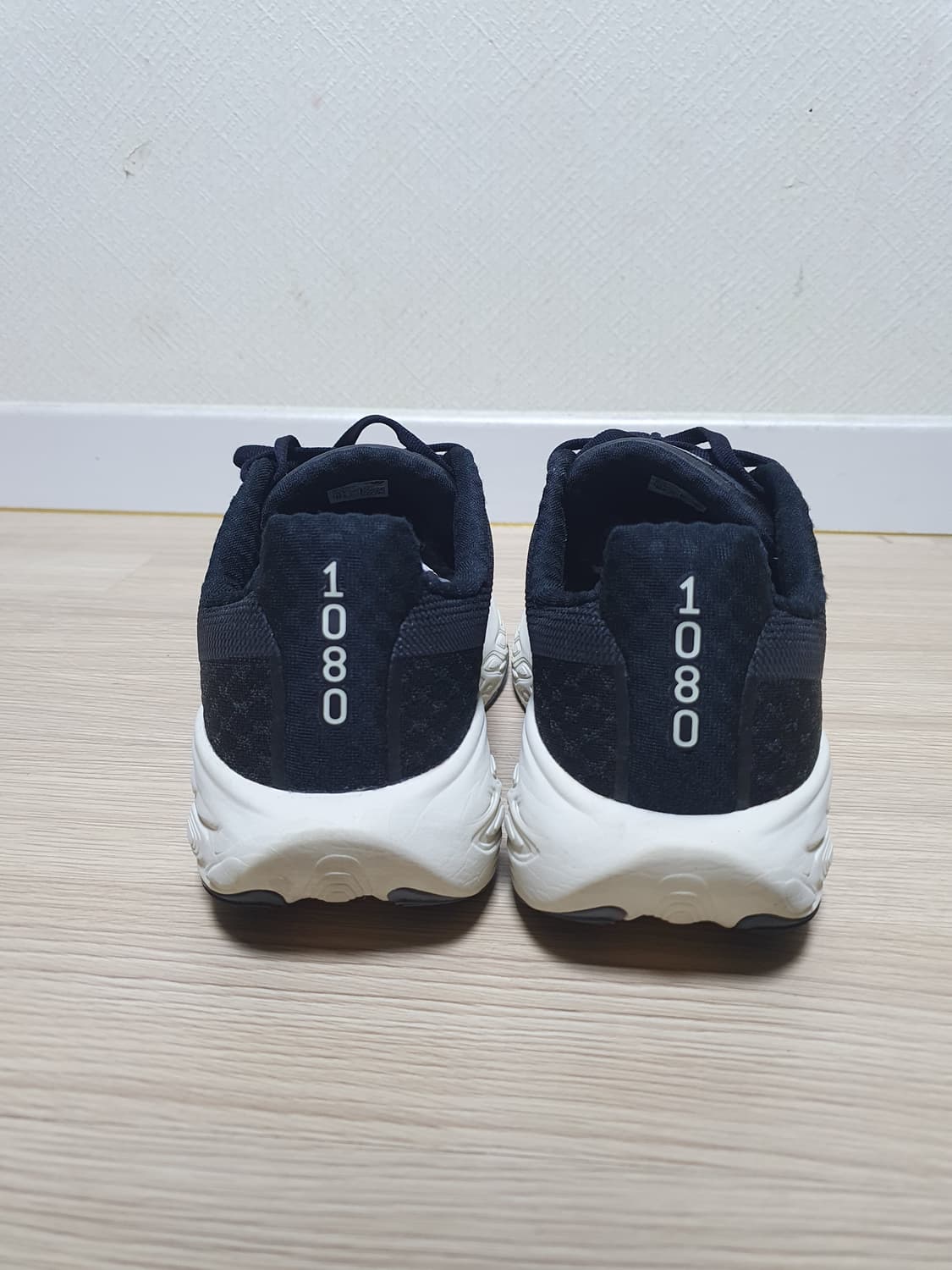 뉴발란스 1080 v14 운동화 285 상품이미지5