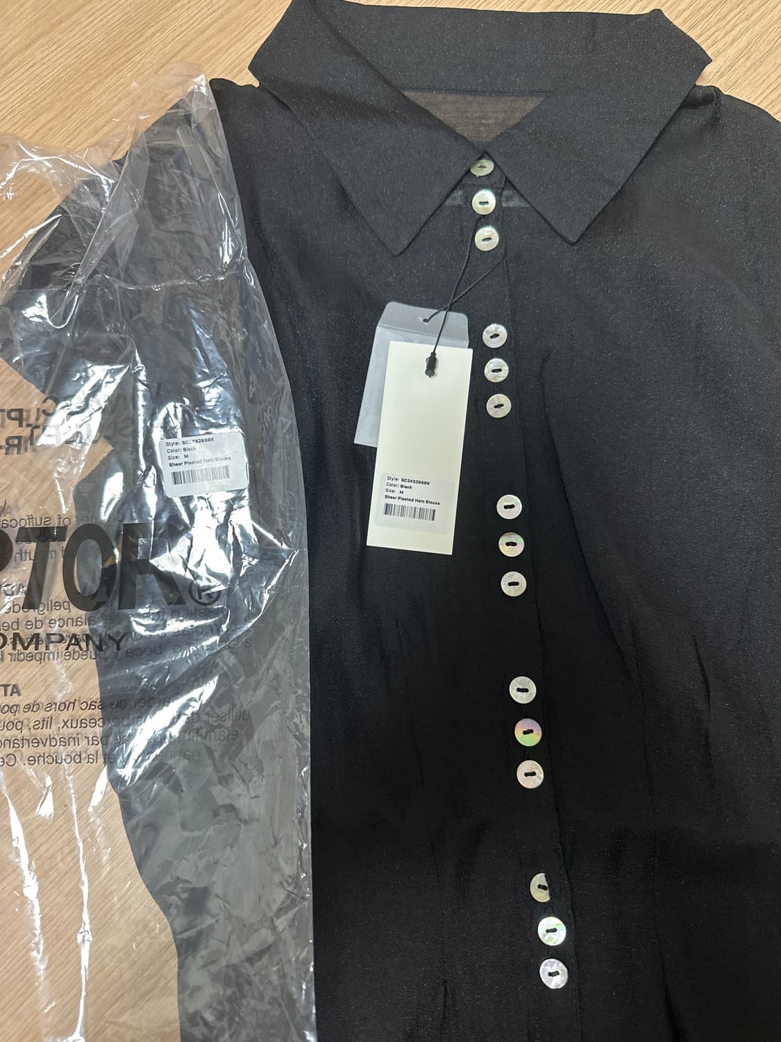 스컬프터 Sheer Pleated Hem Blouse Black 새상품 상품이미지3