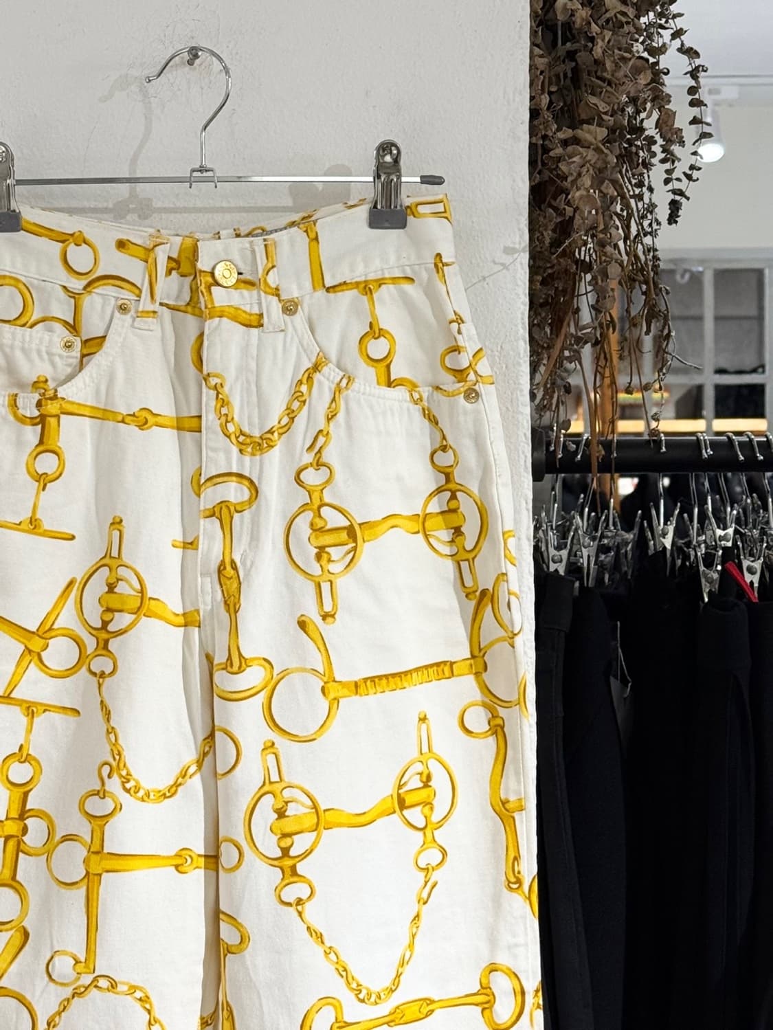 구찌 아이보리 홀스빗 체인 프린팅 데님 팬츠  상품이미지3