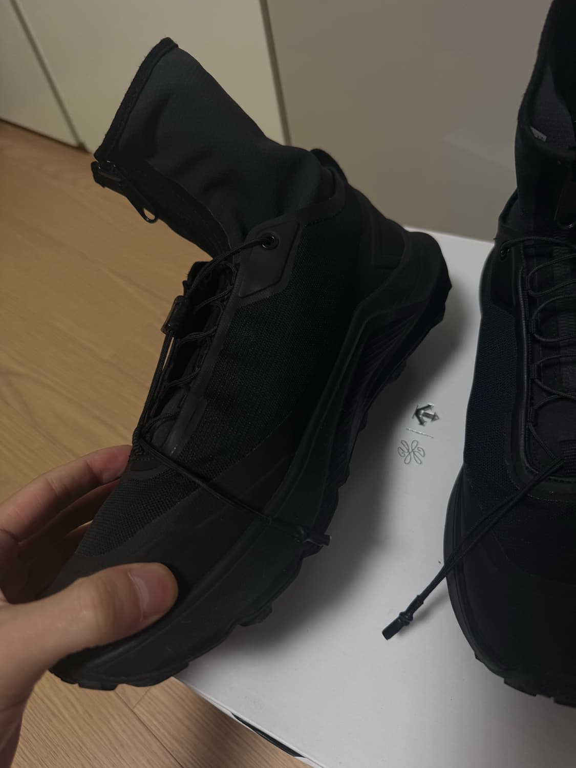 데상트 유스 시프트 트레일 블랙 260 상품이미지2