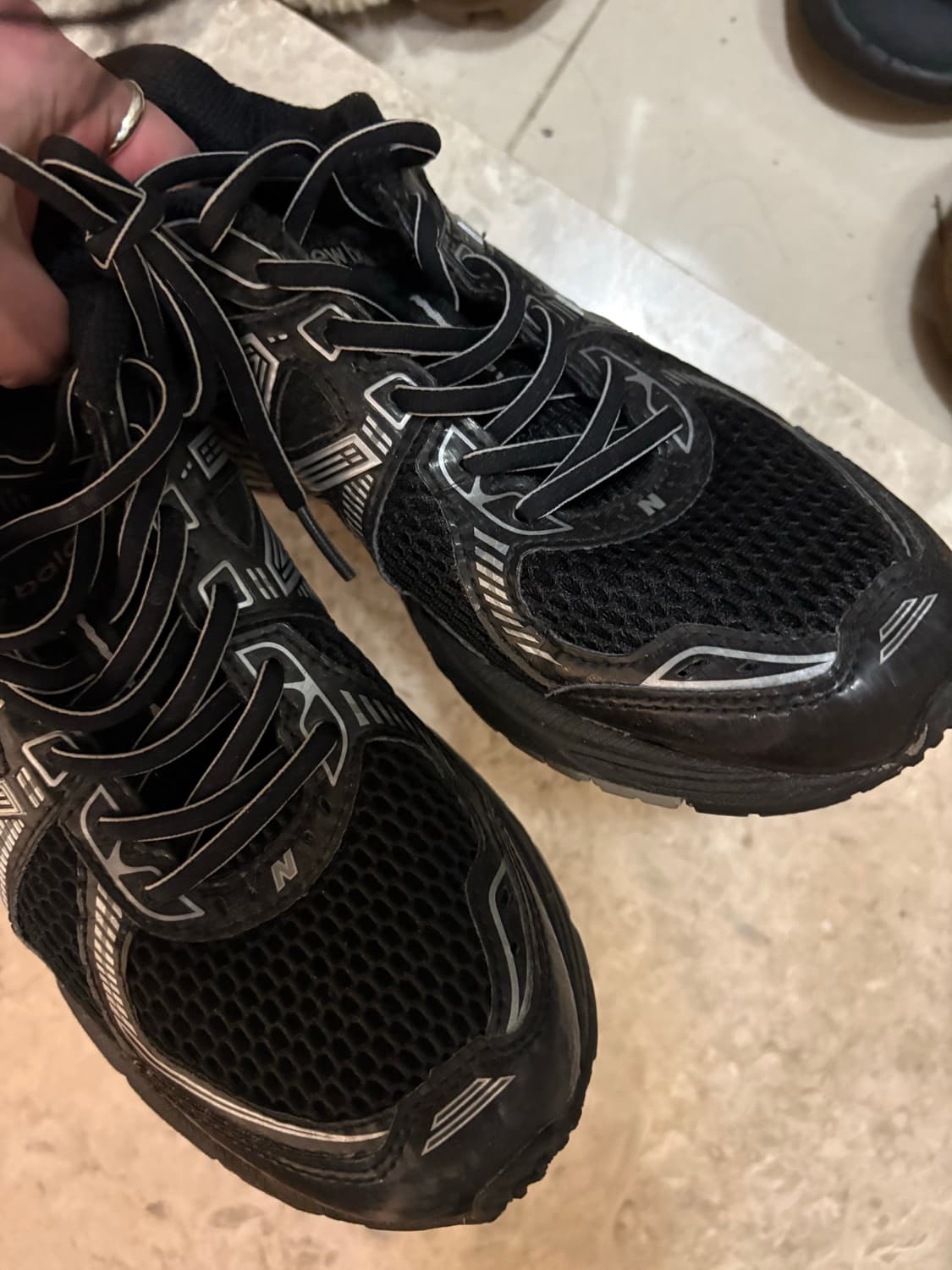 뉴발란스 860v2 블랙 그레이 상품이미지2