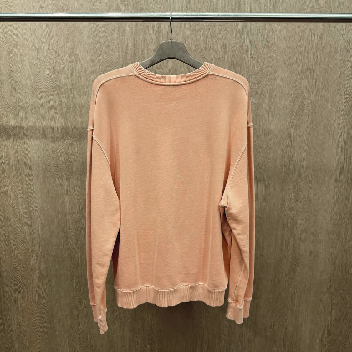 코스 코튼 라운드넥 긴팔 맨투맨 무지 디테일 레귤러핏 오렌지 상품이미지3