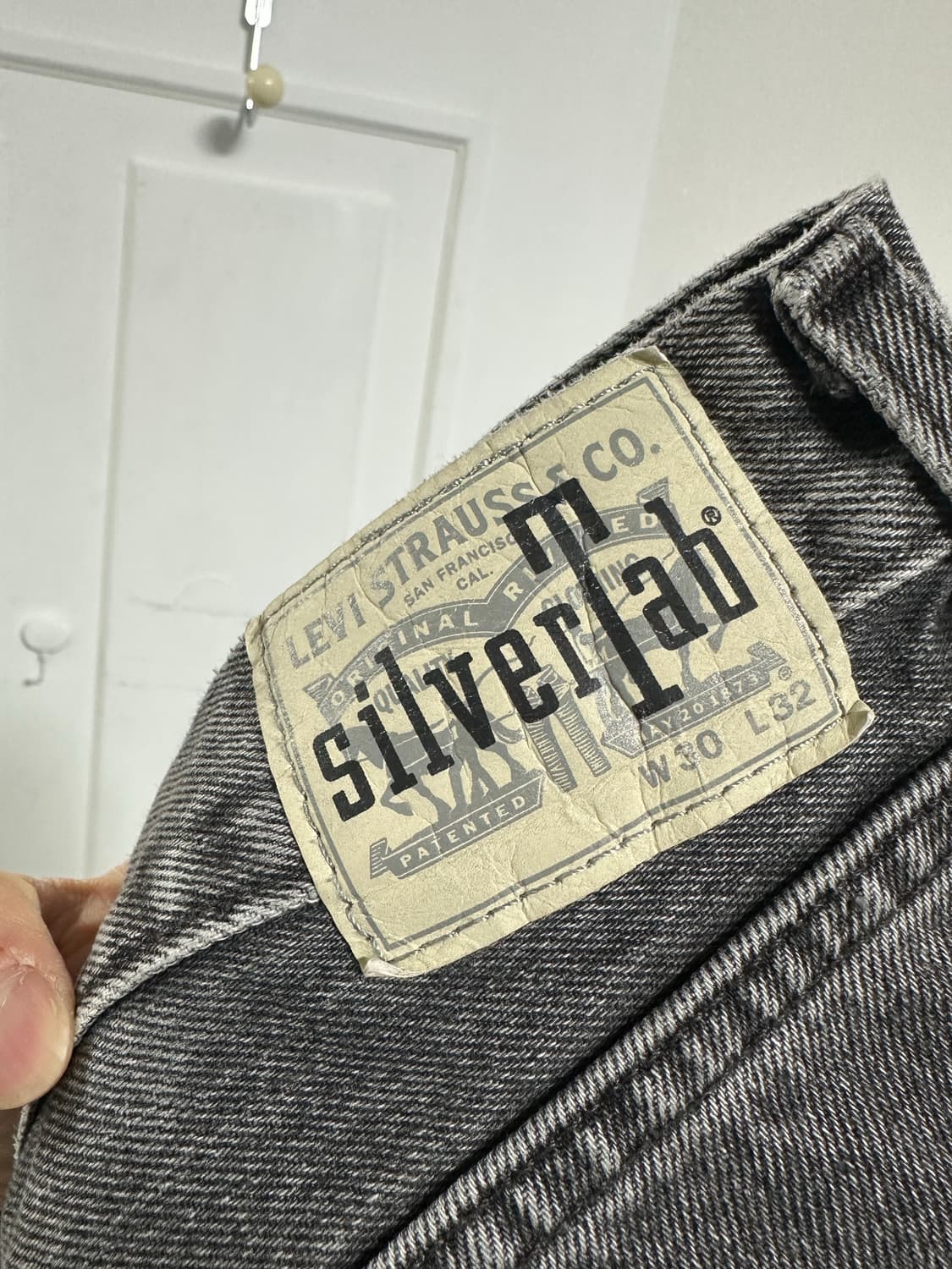 리바이스 실버탭 루즈핏 데님 팬츠 상품이미지3