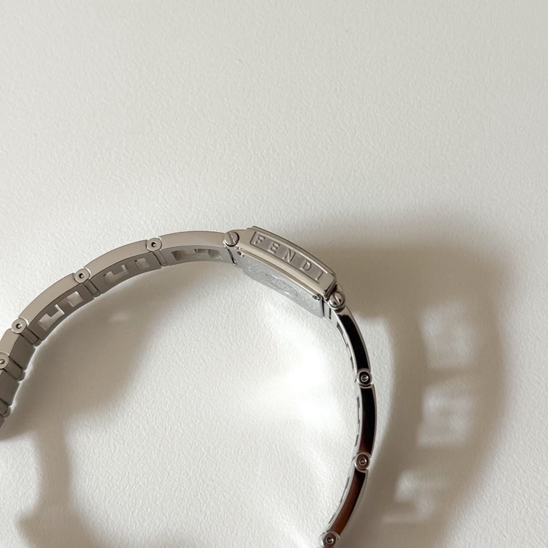 펜디 뉴콰드로 쉘다이얼 시계 상품이미지8