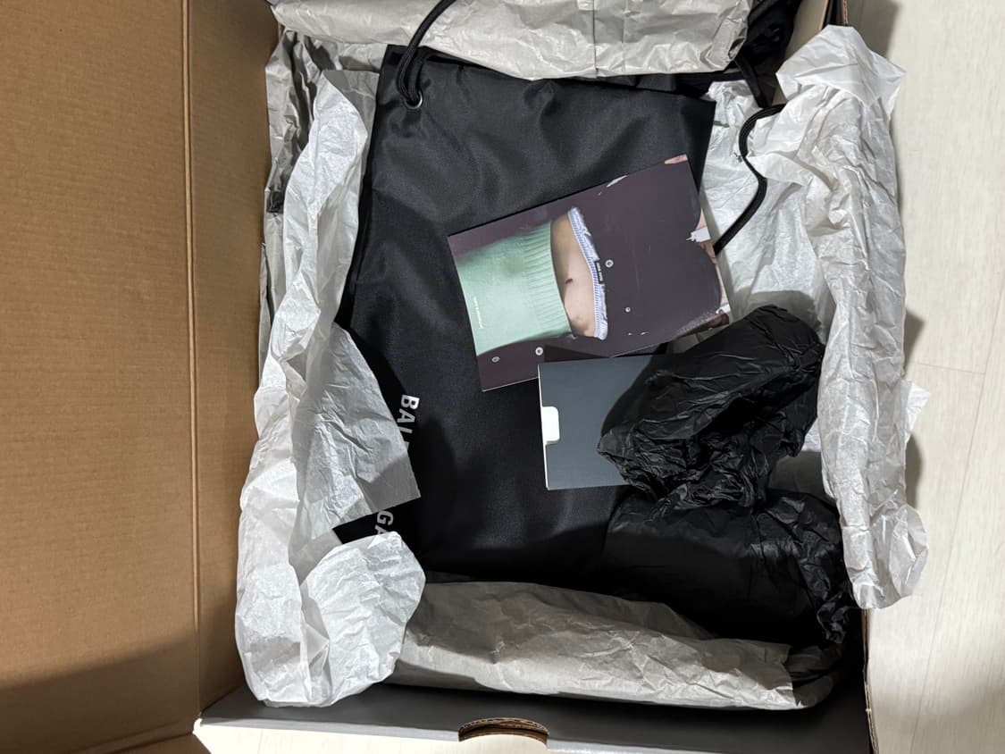 [39] 발렌시아가 디펜더 39 상품이미지6