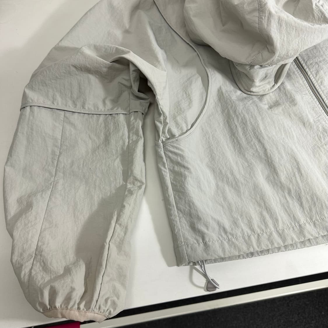 3 M 해칭룸 라이트그레이 크롭 윈드브레이커 자켓 상품이미지2