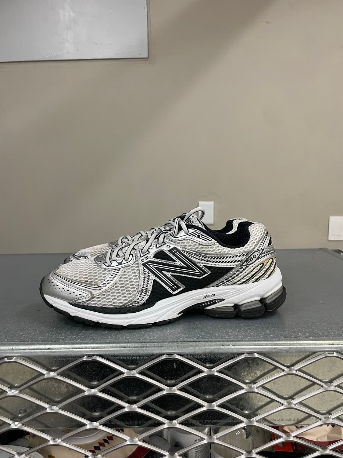 뉴발란스 860v2 화이트 블랙 실버 270 상품이미지1