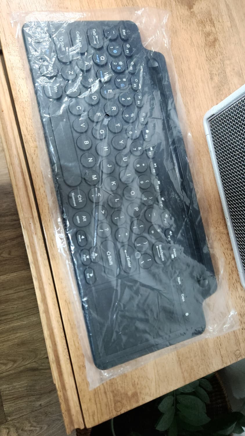 # 블루투스 무선 키보드, 터치패드 포함, 저소음 초박형키보드 급처 상품이미지8