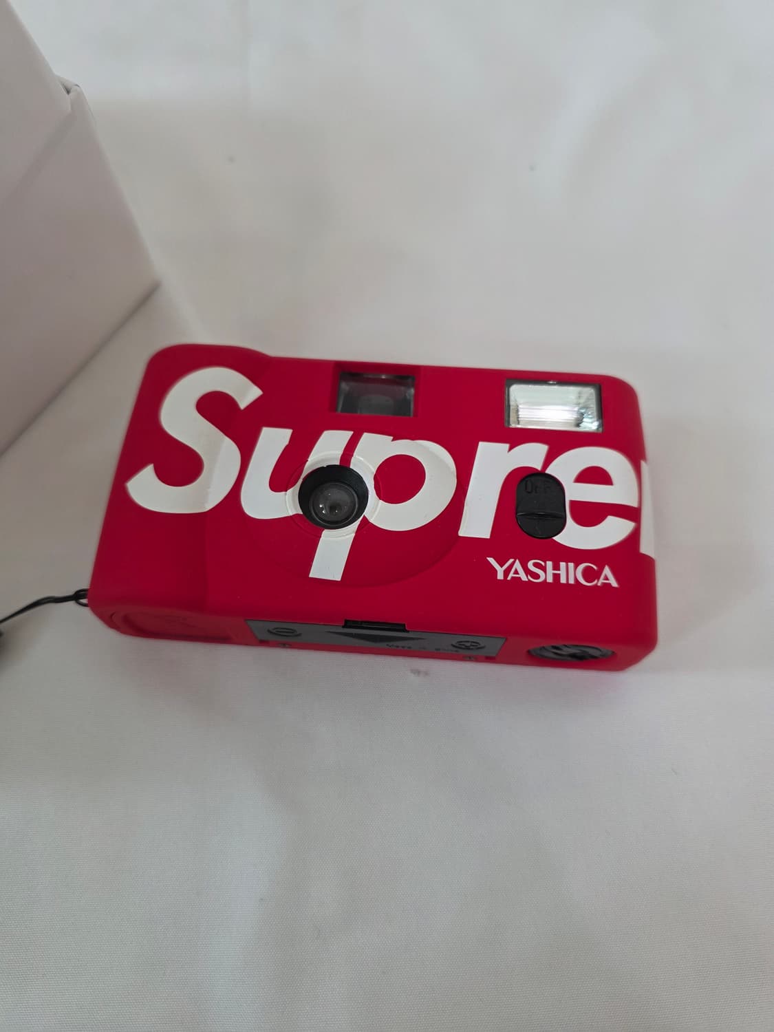 슈프림 야시카 MF-1 카메라 레드 상품이미지1