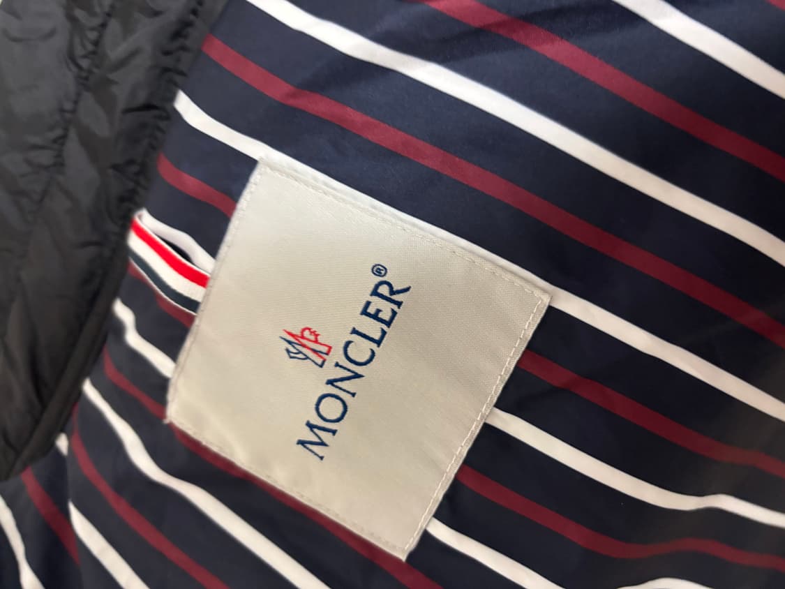 몽클레어 감마블루 블랙 경량패딩 상품이미지3