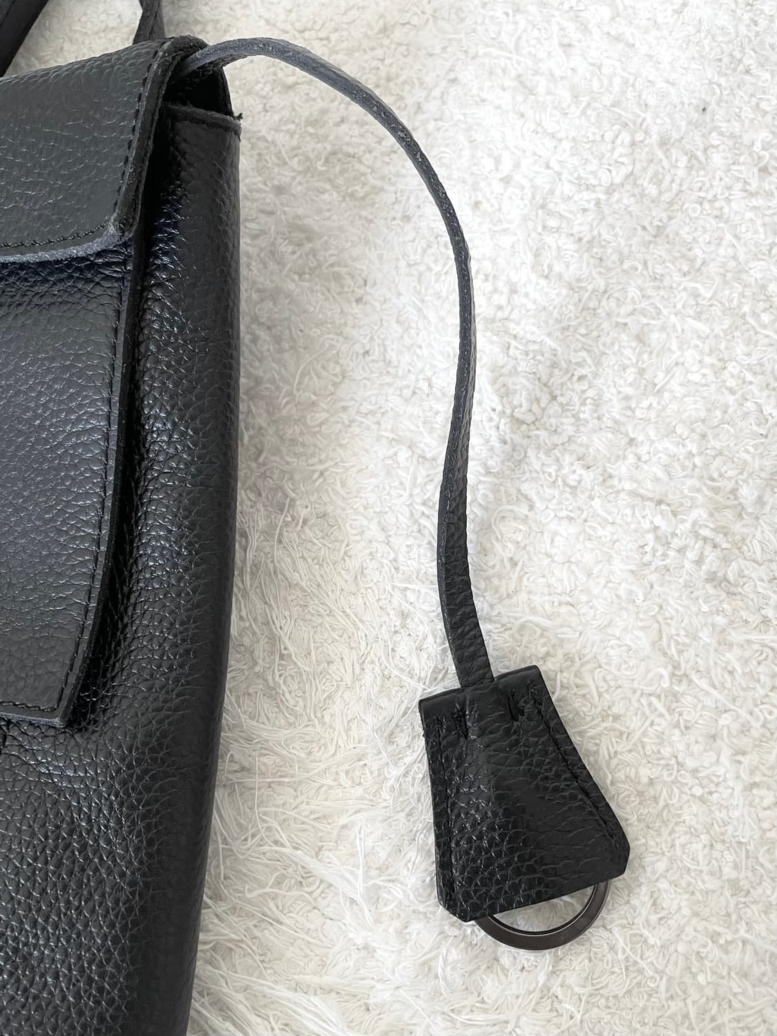 스트랩 플랩 레더 크로스백 상품이미지4