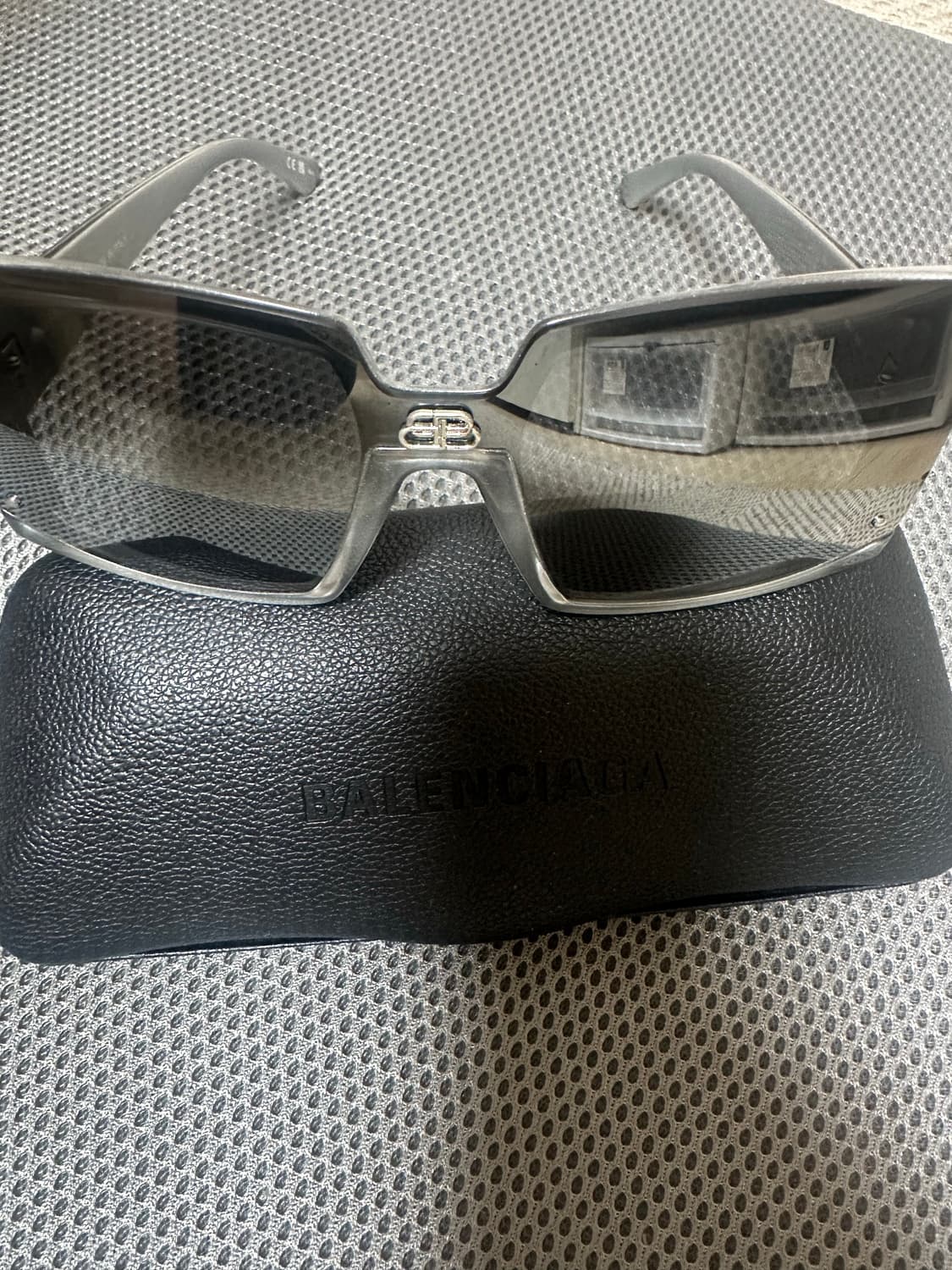 [OS] 발렌시아가 쉴드 스페이스 스퀘어 선글라스 상품이미지1