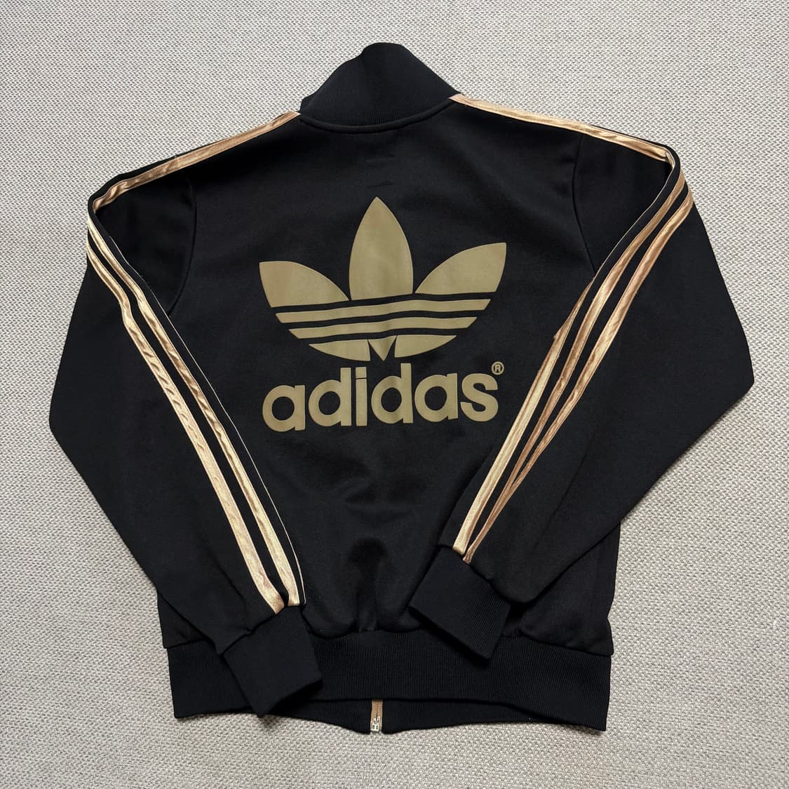 아디다스 오리지널 빅로고 트랙탑 상품이미지2