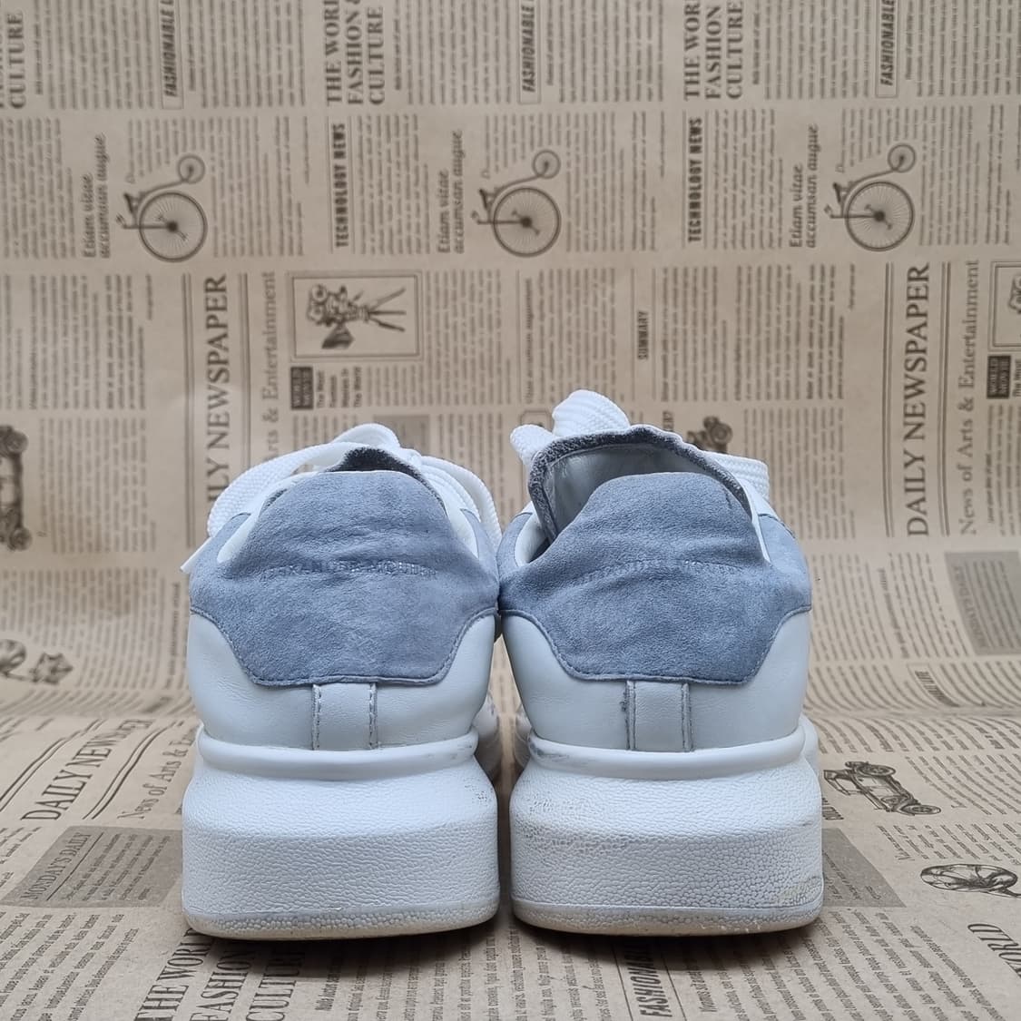 알렉산더맥퀸 오버솔 스니커즈 화이트 38 240 상품이미지4