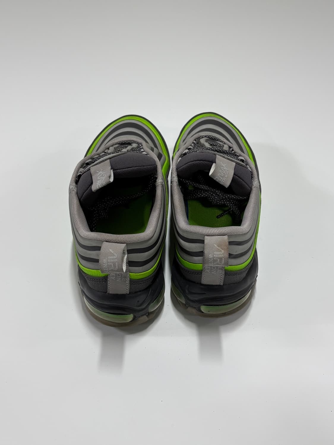 나이키 에어맥스 97 유틸리티 그레이 일렉트릭 그린  상품이미지3