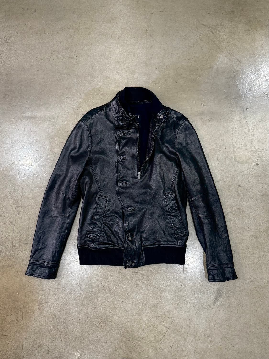 언밸런스 버튼 디테일 레더 자켓 상품이미지6