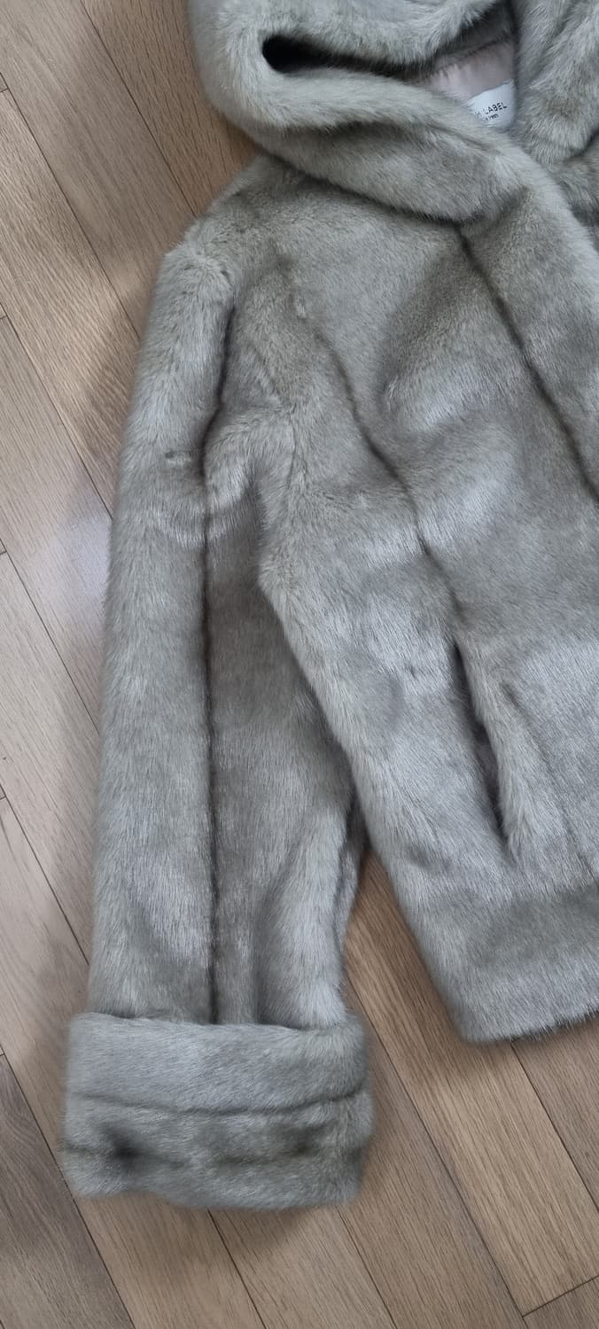 프레쉬라벨 페이크퍼 후드 자켓 Free 상품이미지3