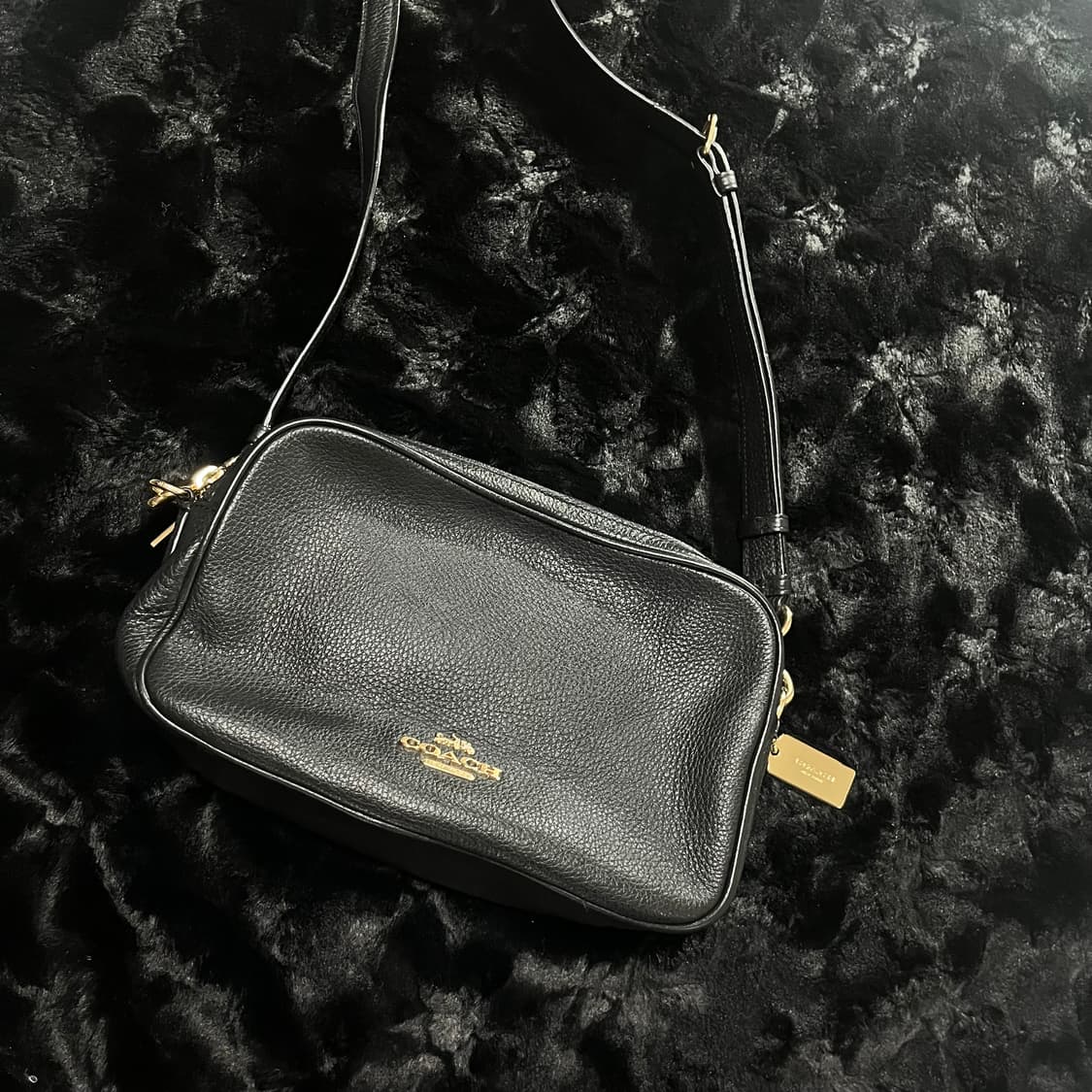 Coach 코치 블랙 골드 가죽 크로스백 카메라백 금장 갸루 가방 상품이미지2