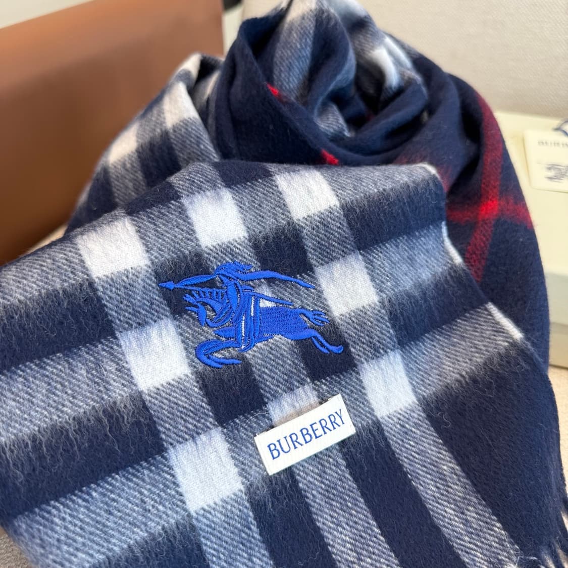 버버리 양면 머플러 램스울 100% 추동 단품
 상품이미지5