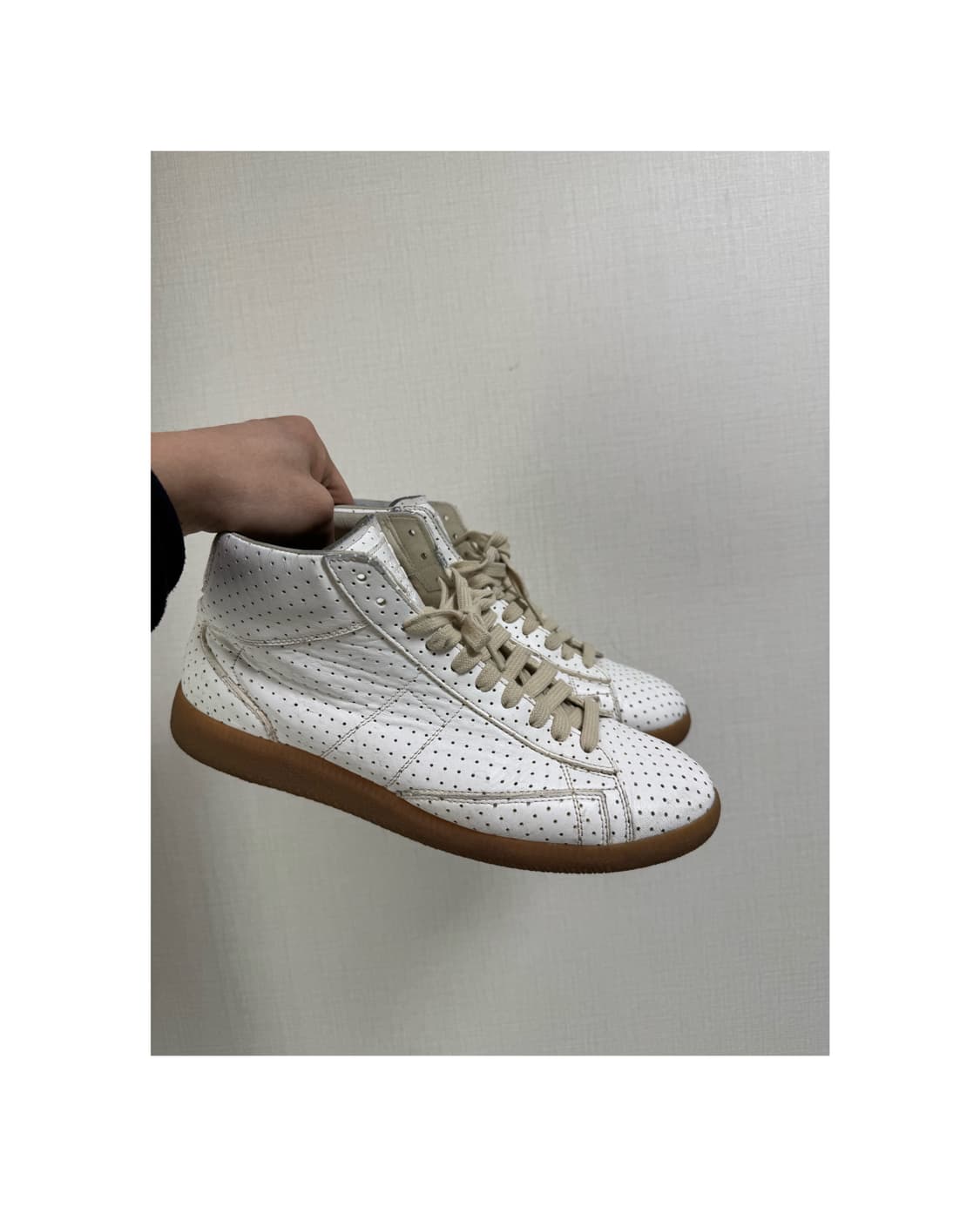 마르지엘라 펀칭 레더 하이탑 상품이미지1