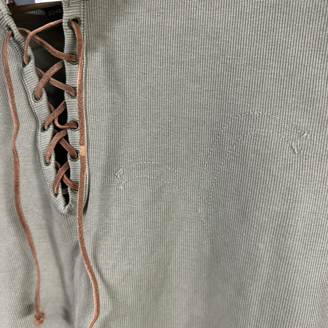 리바이스 레드룹 레이스업 헨리넥 롱슬리브 상품이미지4