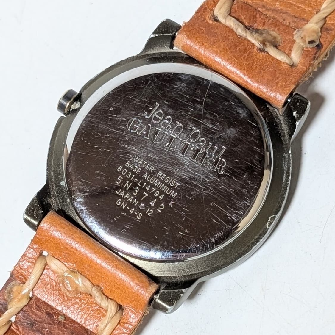 장폴고티에 하트 크로스 가죽시계 상품이미지4