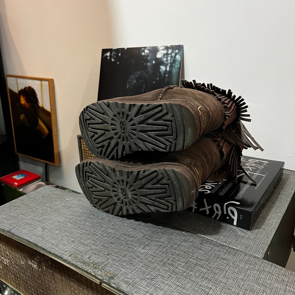 지미추 X 어그 스터드 부츠 모카 브라운 상품이미지8