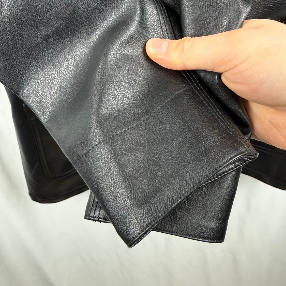 (S) 칼하트 WIP 우먼스 미시건 비건 레더 자켓 블랙 상품이미지4