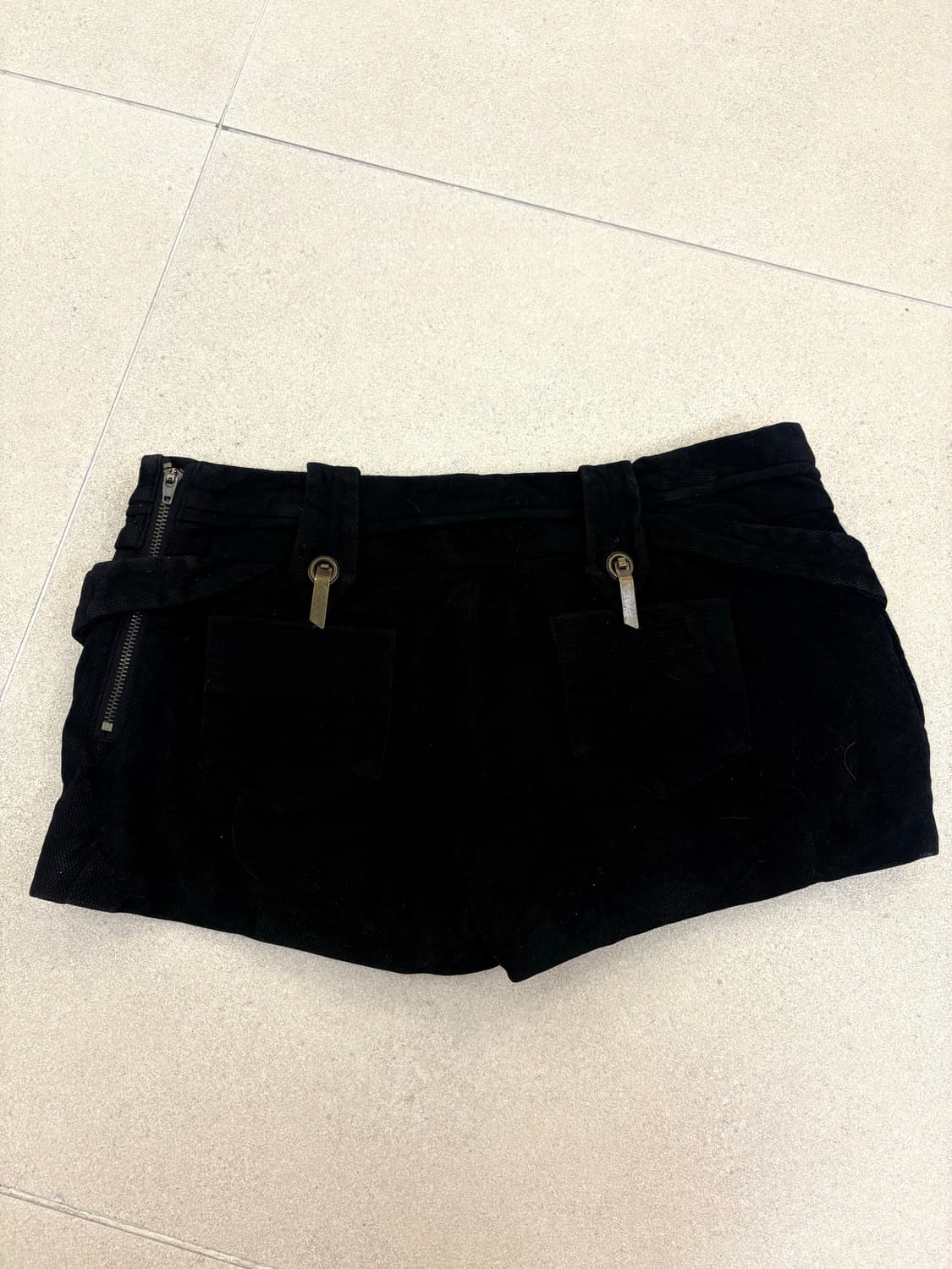 블랙 벨벳 버클 숏츠 상품이미지5
