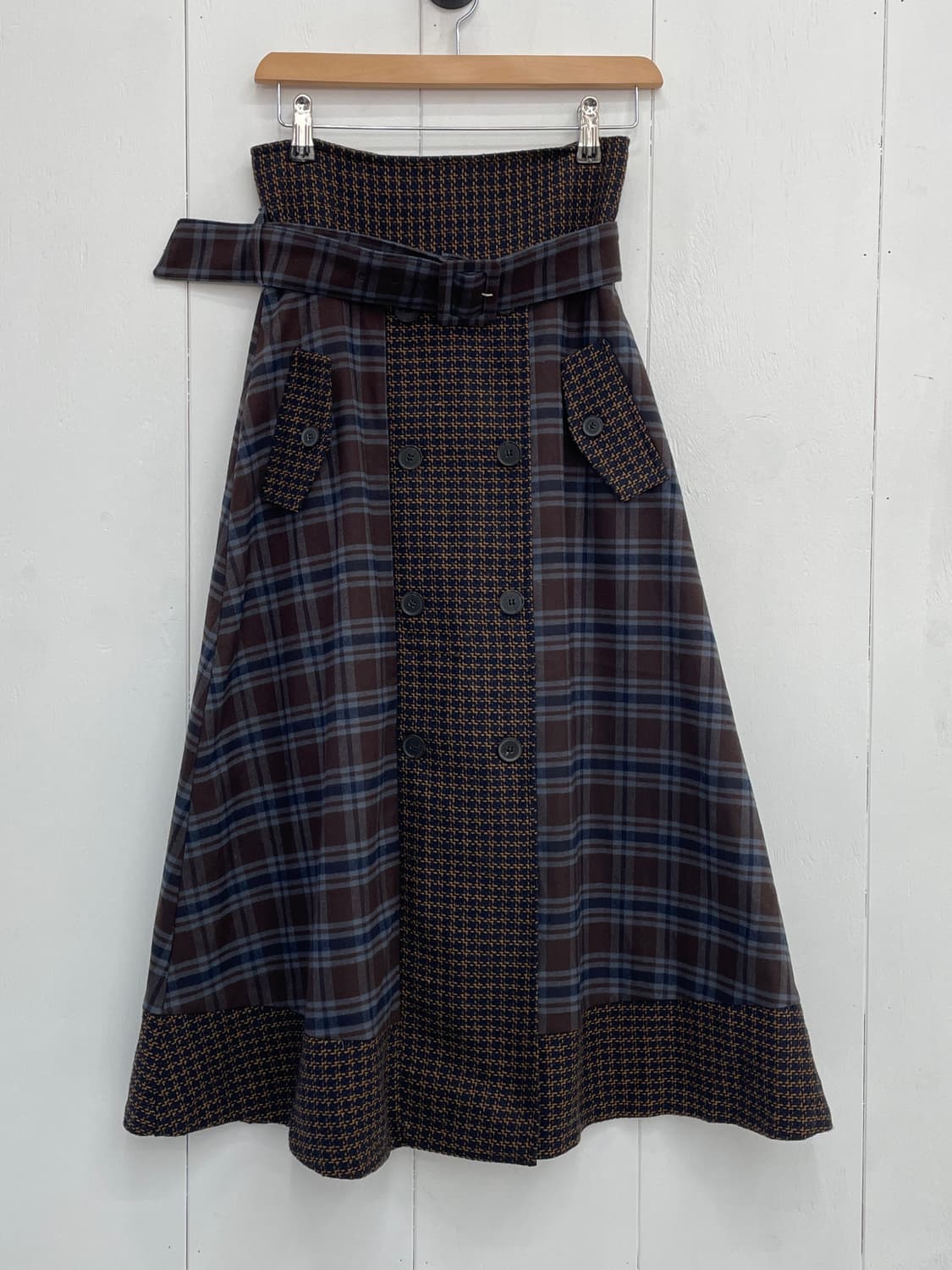 AURA STUDIO 체크/하운즈투스 배색 버튼 스커트 상품이미지3