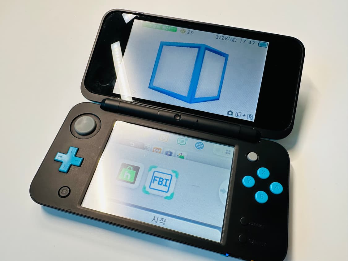 닌텐도 NEW 2DS XL 식빵 블루 한글 정발판 + 32GB 완료 판매 상품이미지9