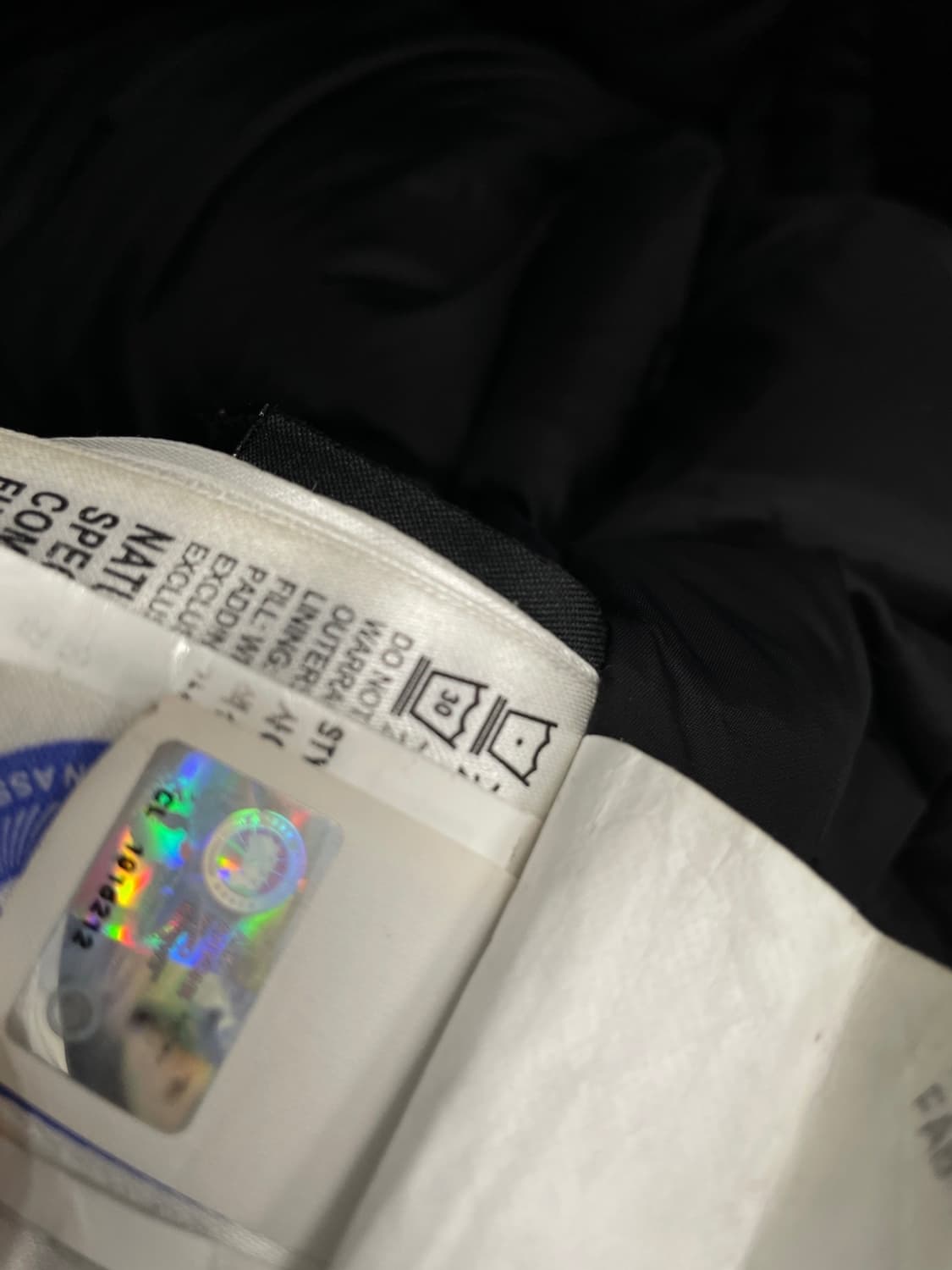 95) 캐나다구스 신형 블랙라벨 패딩 상품이미지8