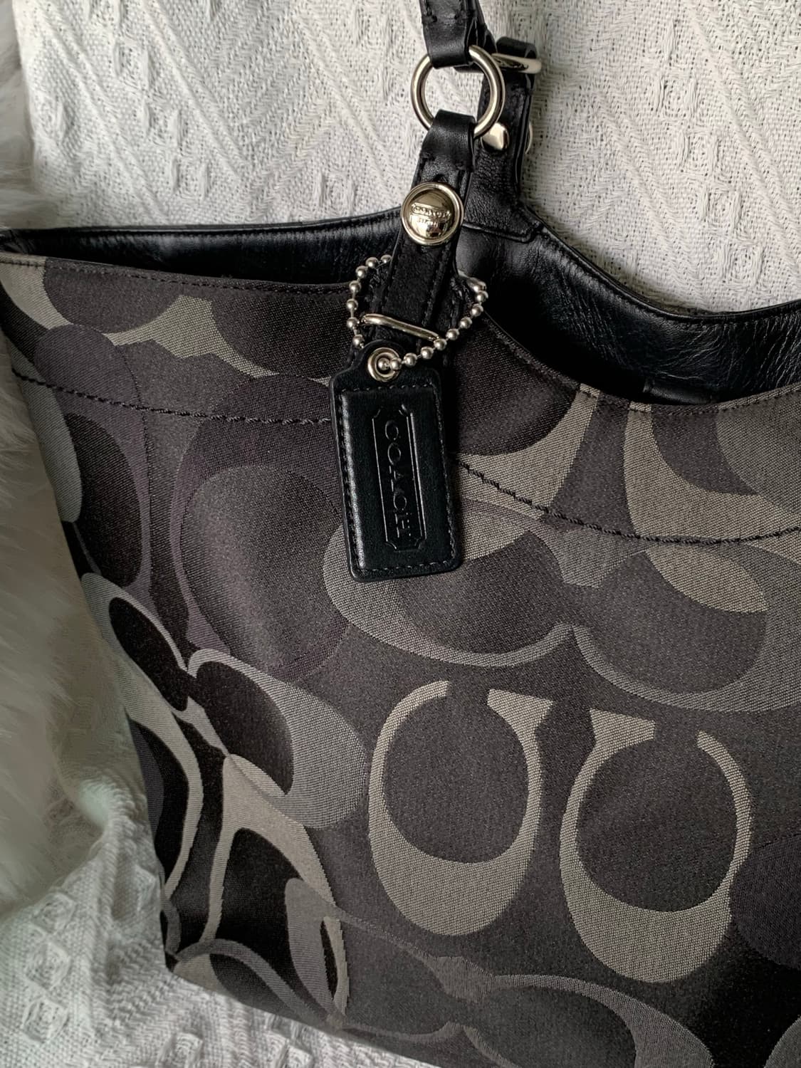 희귀 S급 🖤 Coach 올블랙 숄더백 상품이미지3