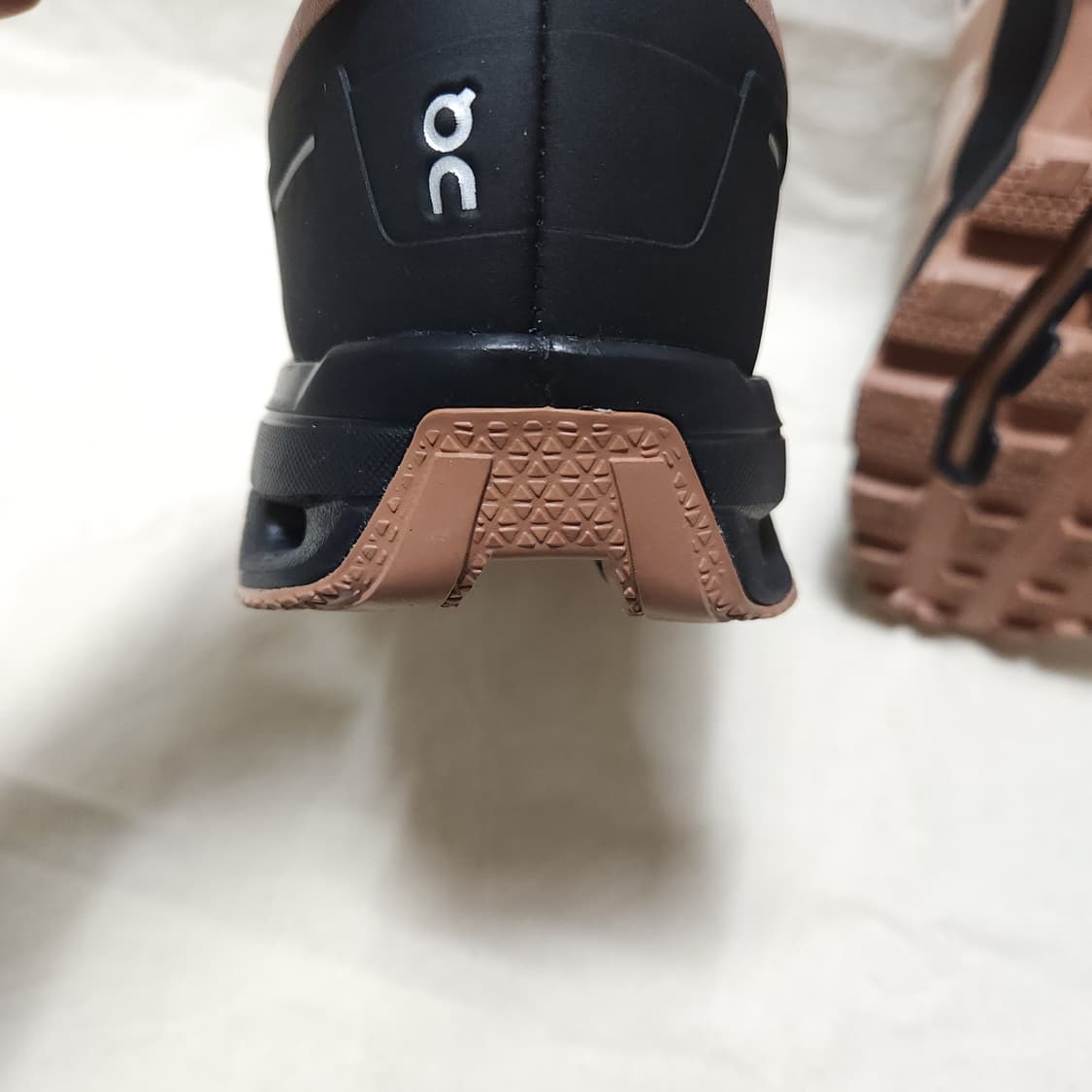 [235~240] 온러닝 waterproof 여성 스니커츠 상품이미지7