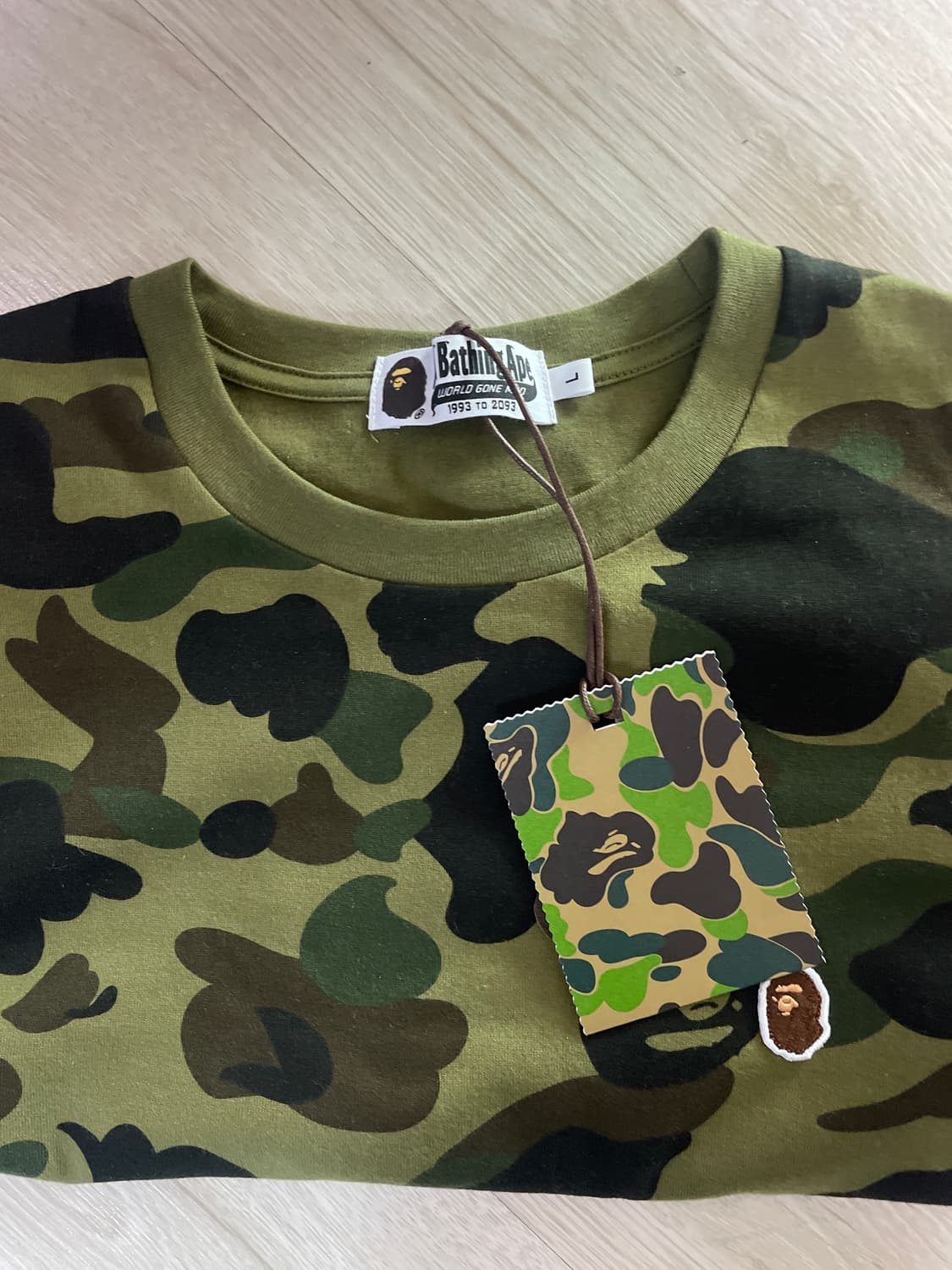 베이프 퍼스트 카모 원 포인트 롱슬리브 티셔츠 그린 상품이미지1