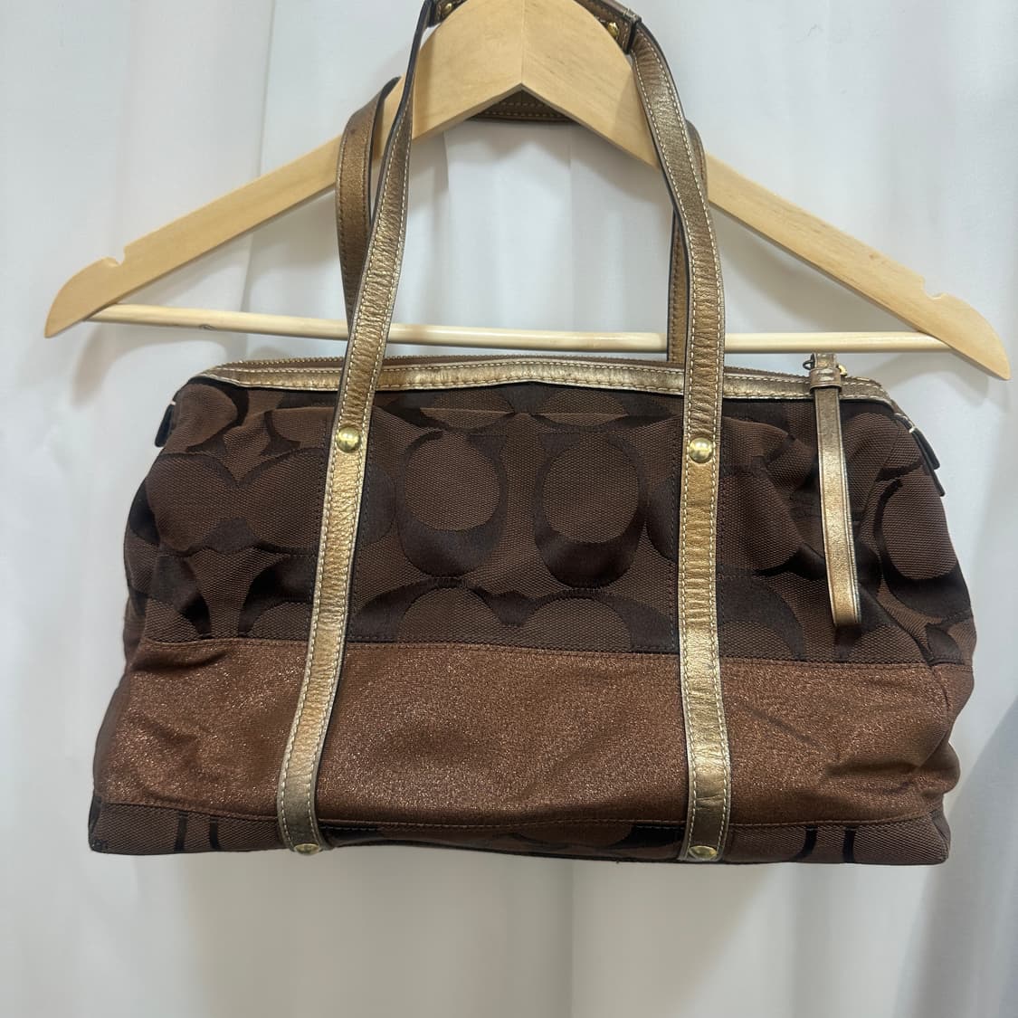 코치 시그니처 브라운 숄더백 상품이미지3