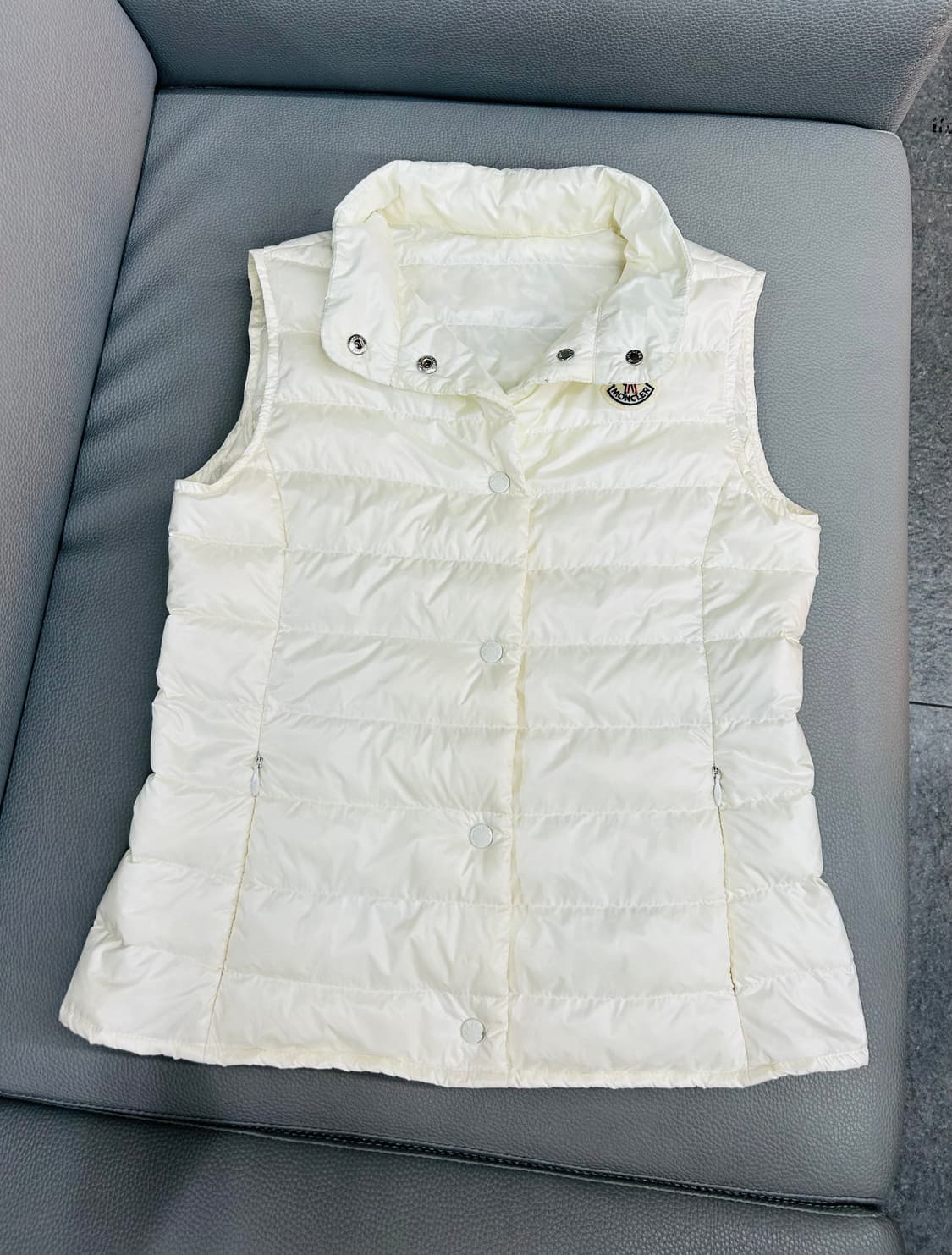 몽클레어 리안 화이트 다운 베스트 패딩(키즈)(12세/성인44) 상품이미지5