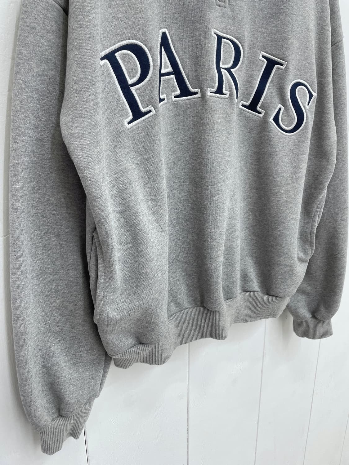 PARIS 자수 반집업 맨투맨 오버핏 상품이미지3