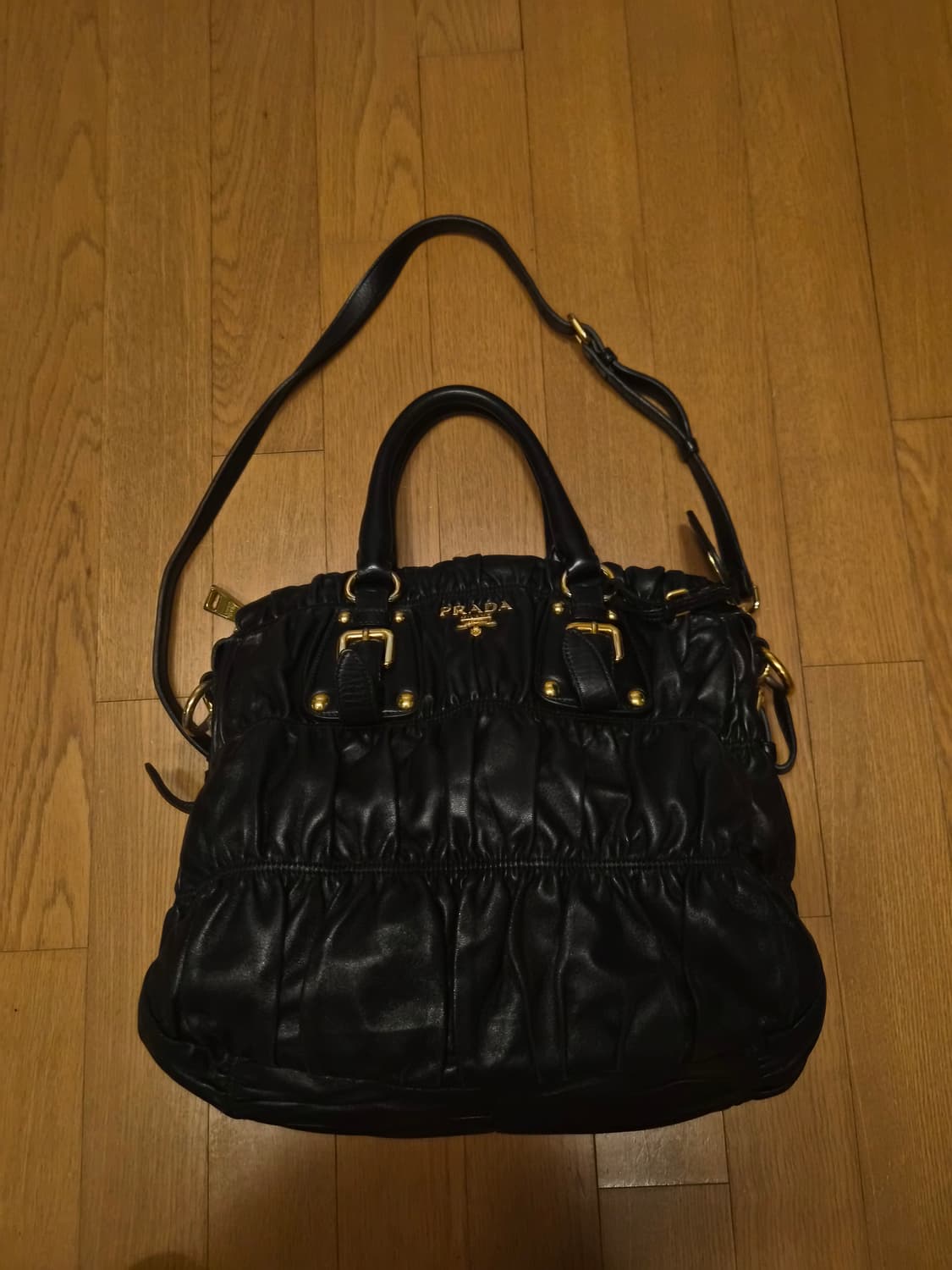 (정품) 프라다 나파가죽 고프레 크로스백(여자 명품 가방 숄더백 토트백) 상품이미지1