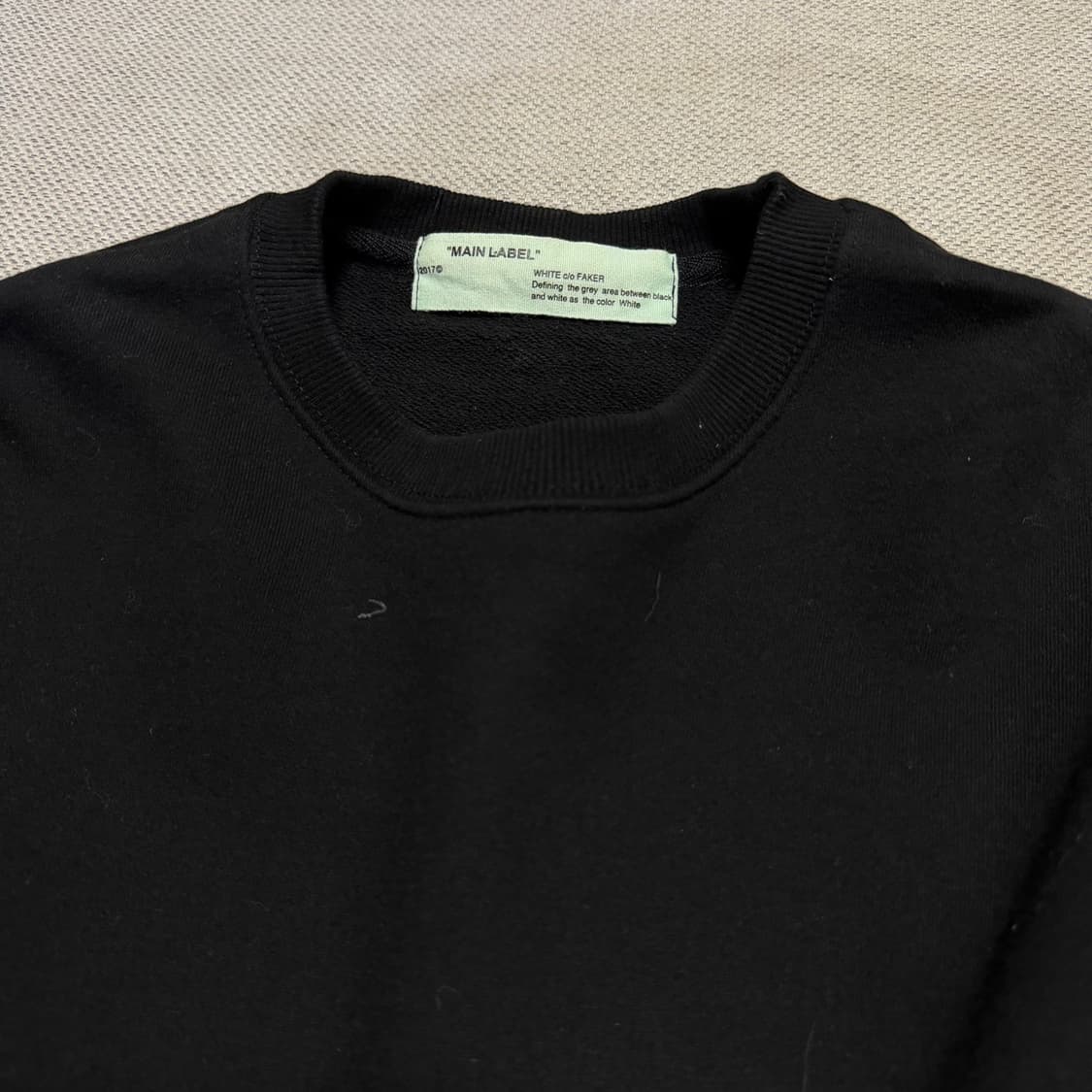 오프화이트 맨투맨 상품이미지2