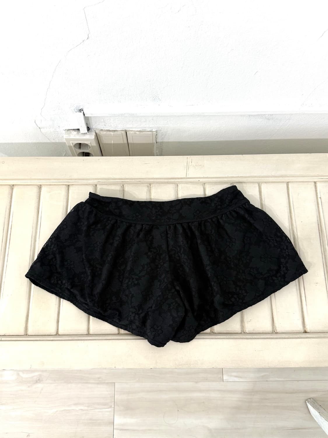 Black Floral Textured Mesh Shorts 상품이미지10