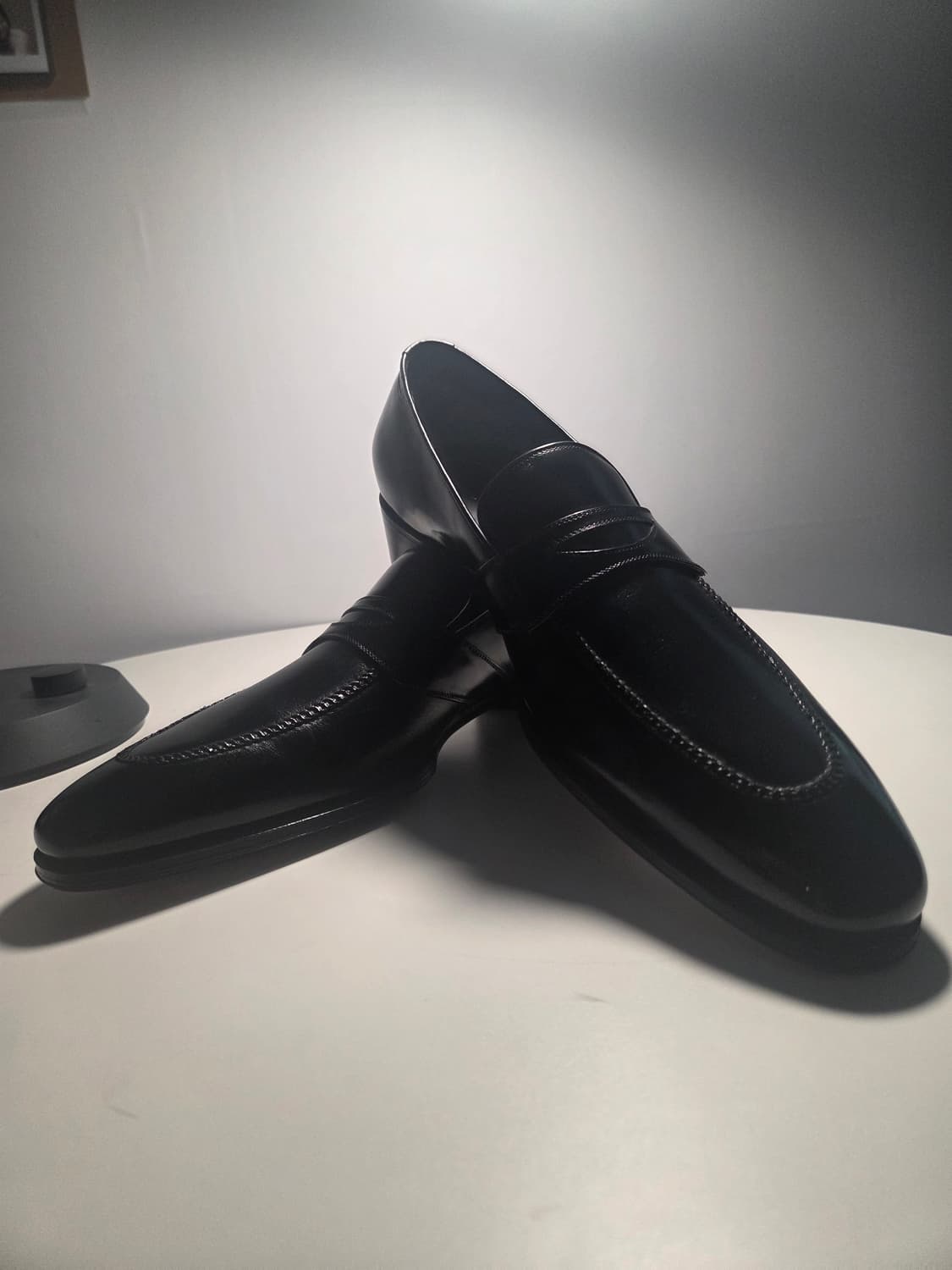 남성적 우아함의 정점, 톰 포드(TOM FORD)가 완성하는 완벽한 라스 상품이미지2